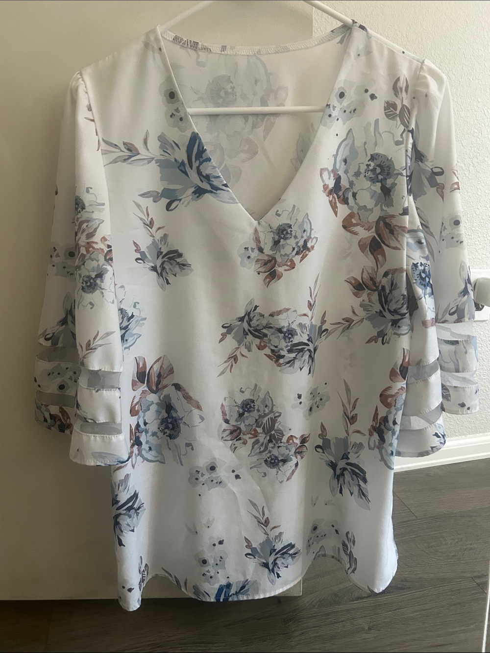 Kohl's White Floral V-Neck Blouse with Blue and Brown Accents